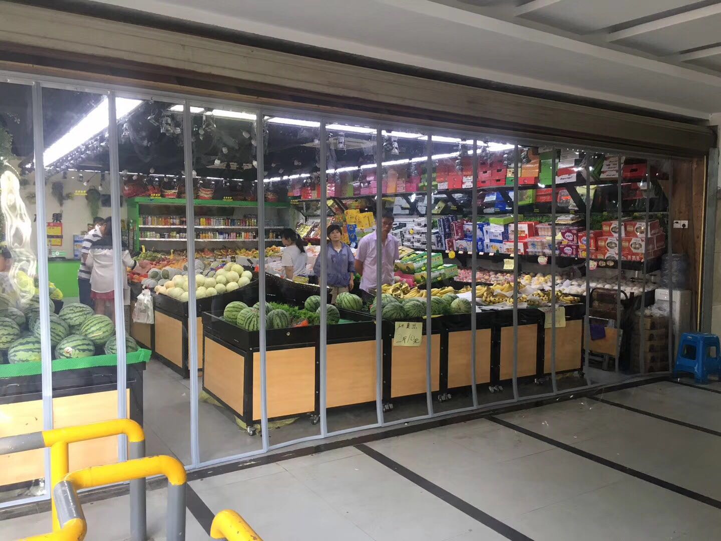 ����������